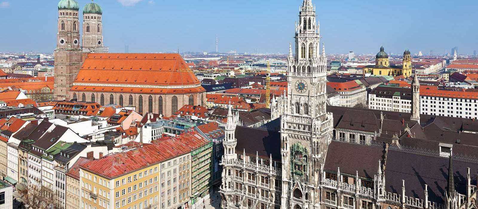 Frauenkirche und Rathaus in München
