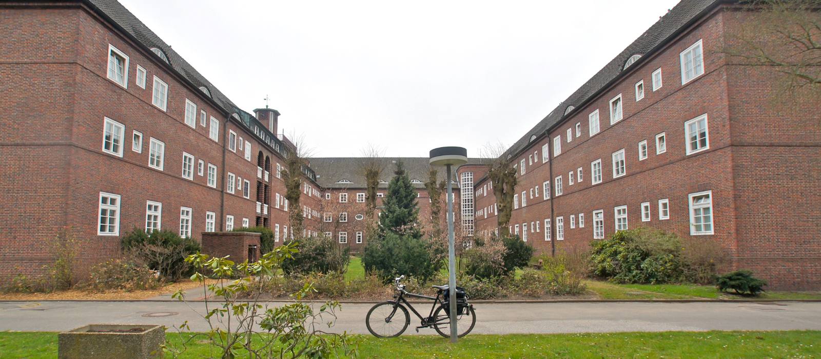 Pflegeheim in Hamburg-Groß Borstel, Innenhof