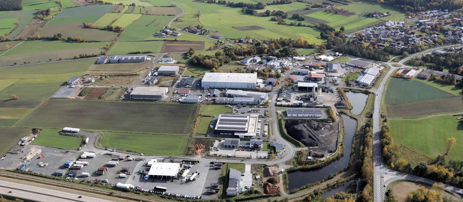 Gewerbepark mit Gewerbeimmobilien in Luhe-Wildenau