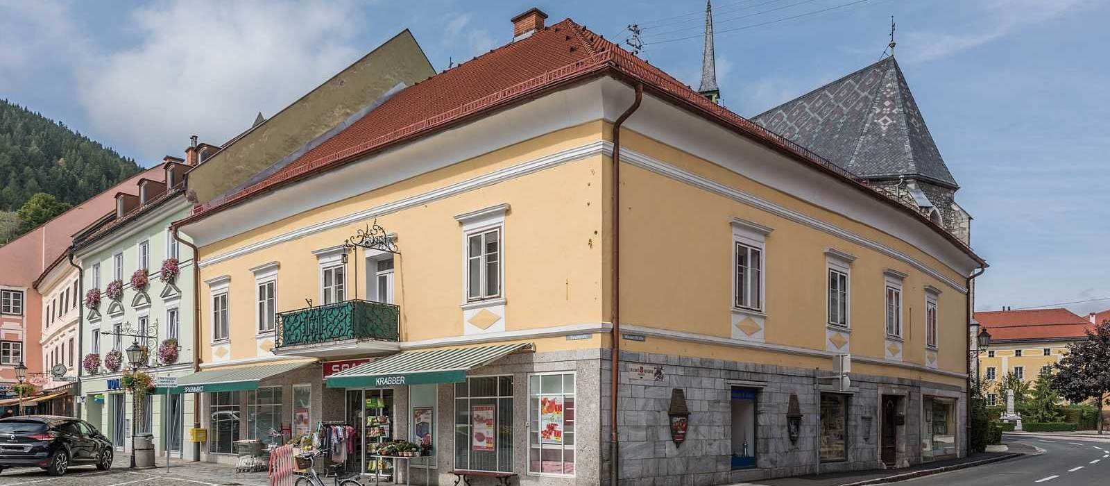 Wohn- und Geschäftshaus mit Ladenlokal im Erdgeschoss